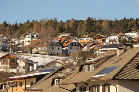 The Benefits of Installing Solar Panels Before Winter